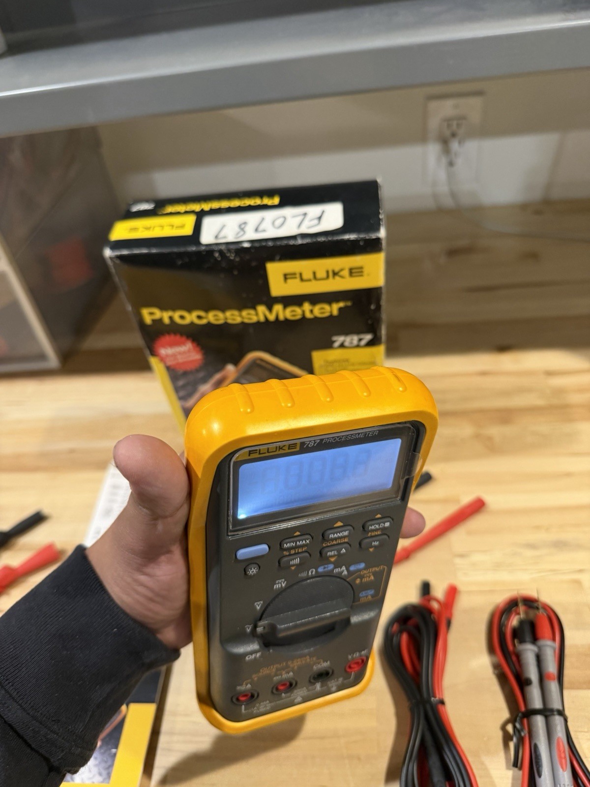 FLUKE 787 PROCESSMETER SHIPS FAST - FREE SHIPPING RARE