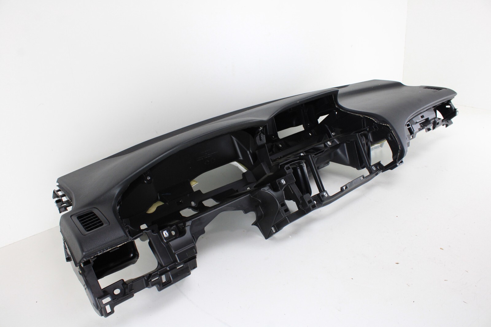 2016-2017 HONDA ACCORD INSTRUMENT PANEL DASHBOARD OEM *has scratches*