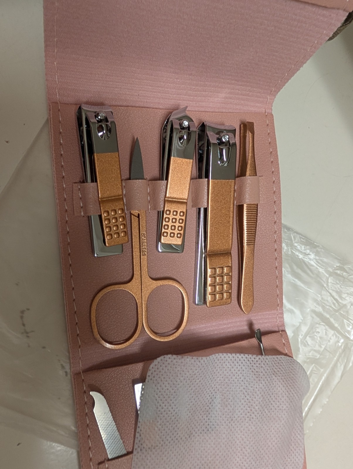 Bumpology Pretty In Pink: 12-Piece Manicure Set with Case - new