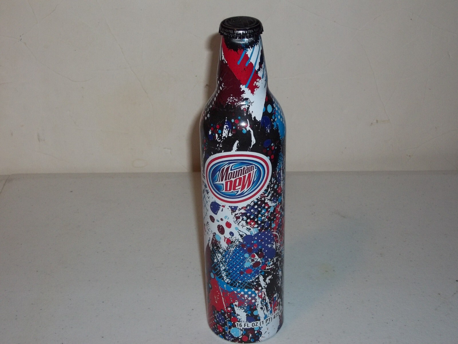 RARE Mountain Dew Bottle Green Label Art Unopened Full 16 fl oz NICE DESIGN L@@k