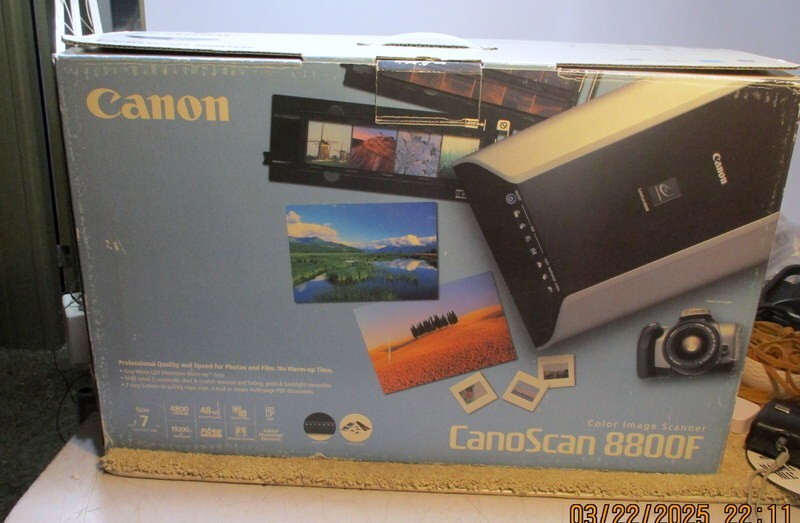 Canon CanoScan 8800F Flatbed Color Image Scanner Complete With Software & Guides