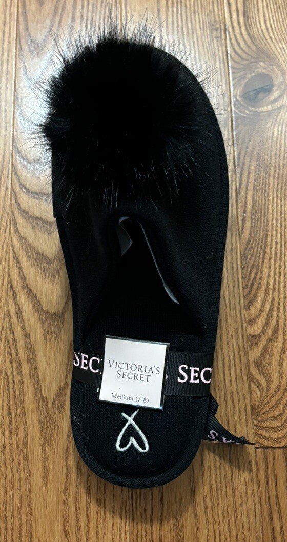 VICTORIA’S SECRET BLACK POM POM SLIPPERS SIZE MEDIUM 7-8 NEW