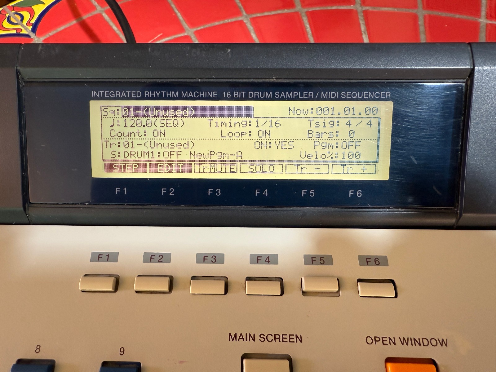 Akai MPC2000XL - EXCELLENT! New Pad Sensors!