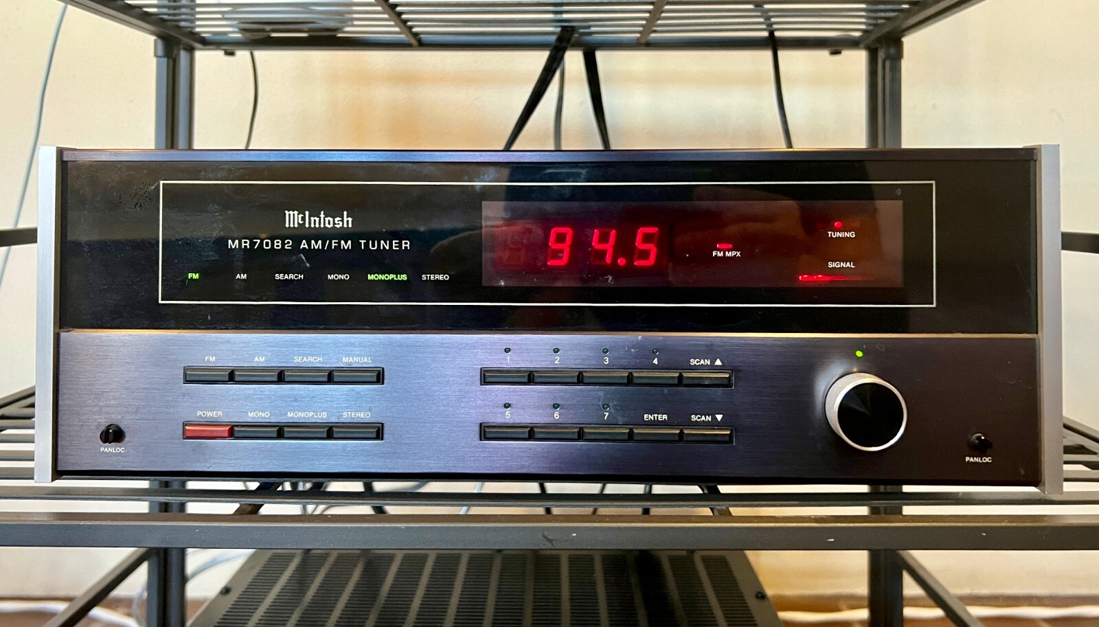 McIntosh MR7082 AM/FM Tuner  Slim Version