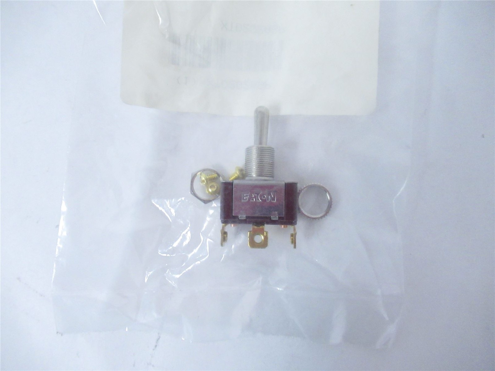 240402 New In Box; Eaton XTD2G2AGP Toggle Switch - On/Off momentary; 28 VDC