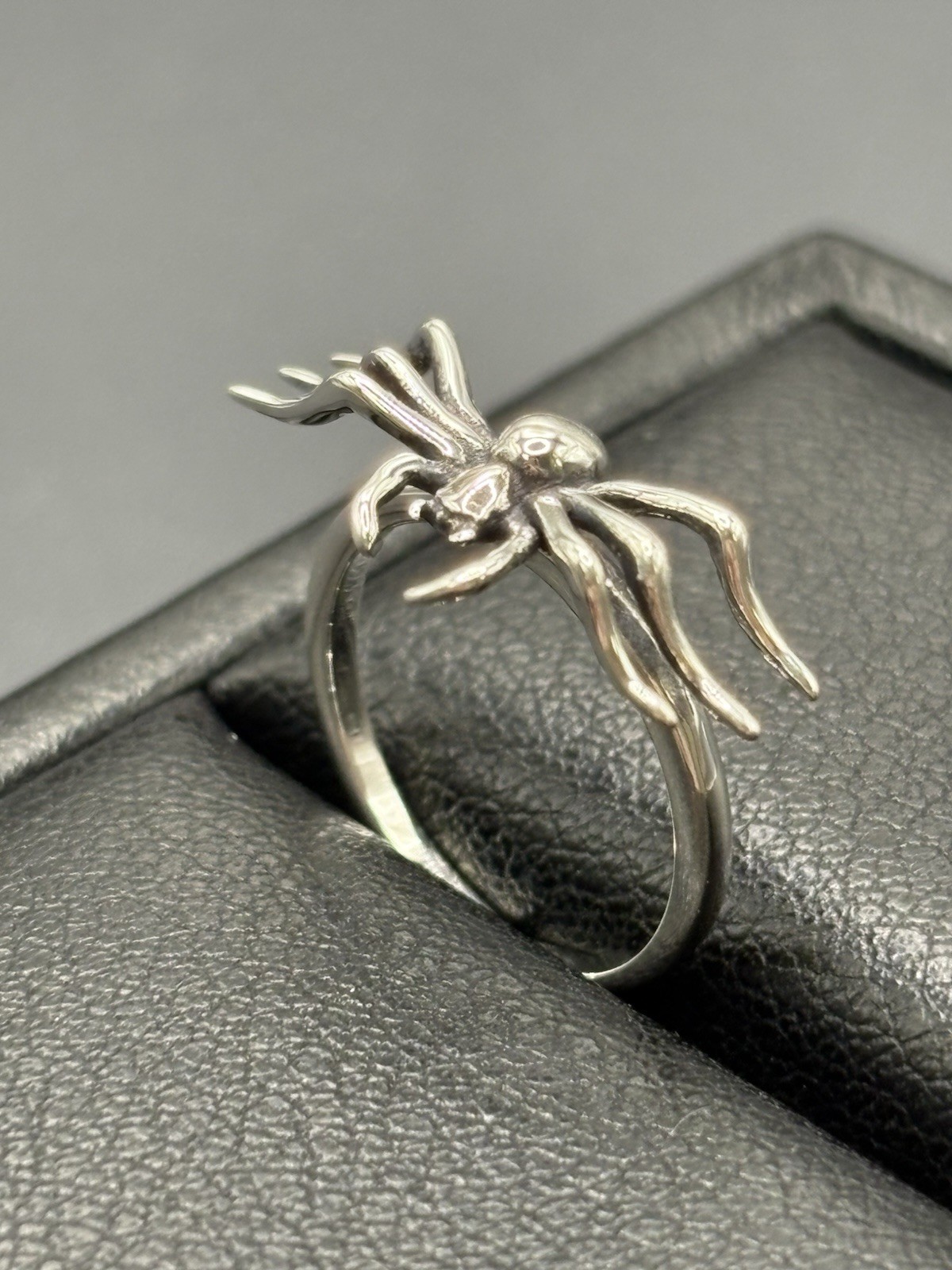 New Condition Sterling Silver Spider Toe Ring 925 B13