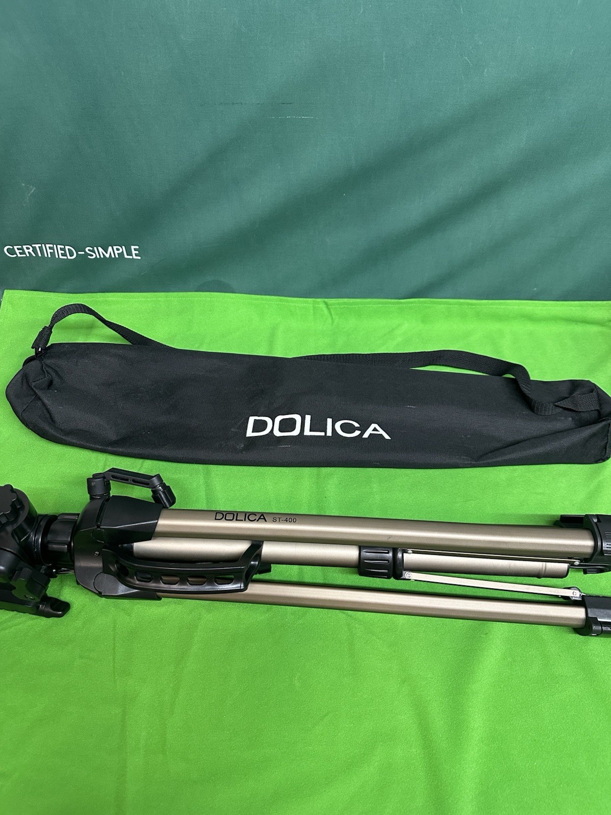 Dolica ST‑400 63" Lightweight Aluminum Tripod