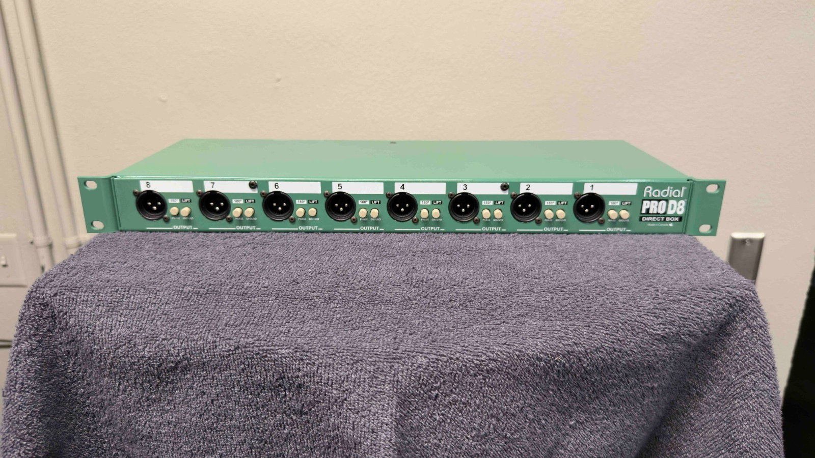 Radial Engineering ProD8 8-Channel Passive Instrument Direct Box CG010AU