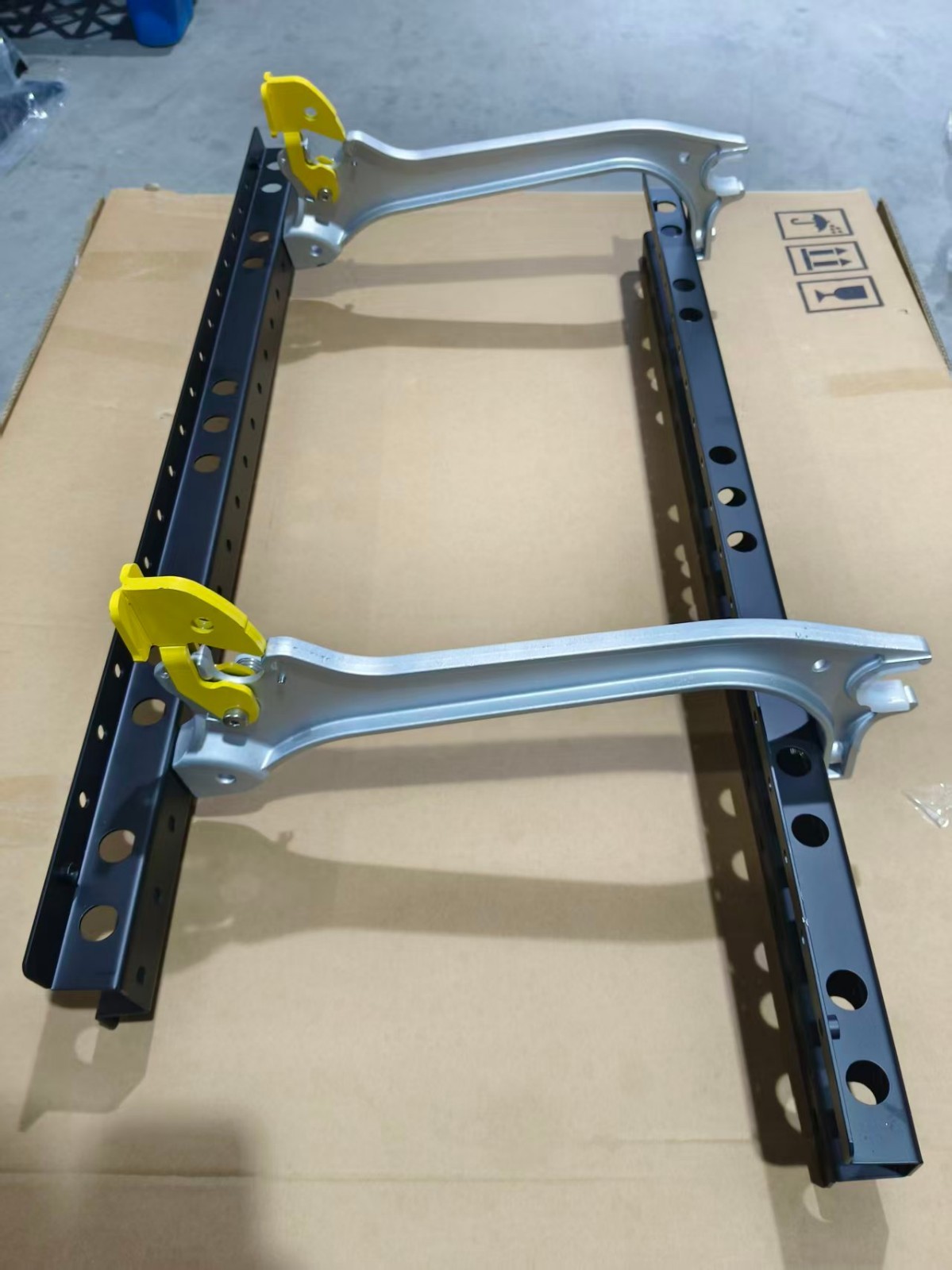 Fairing Panel Bracket SET Left Side For Freightliner Cascadia 2018-2024