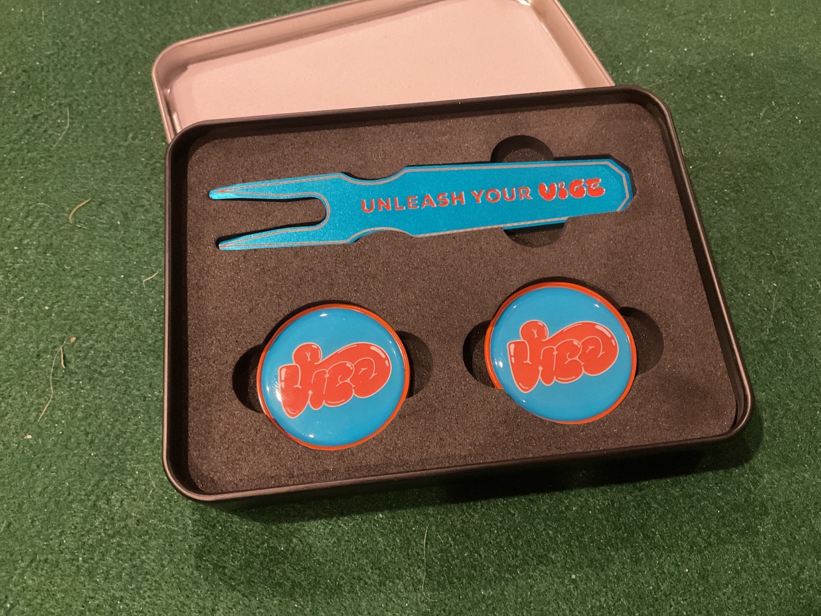 Vice Golf Gator Junior Combo Divot Tool and Ball Mark, Teal / Orange Brand New