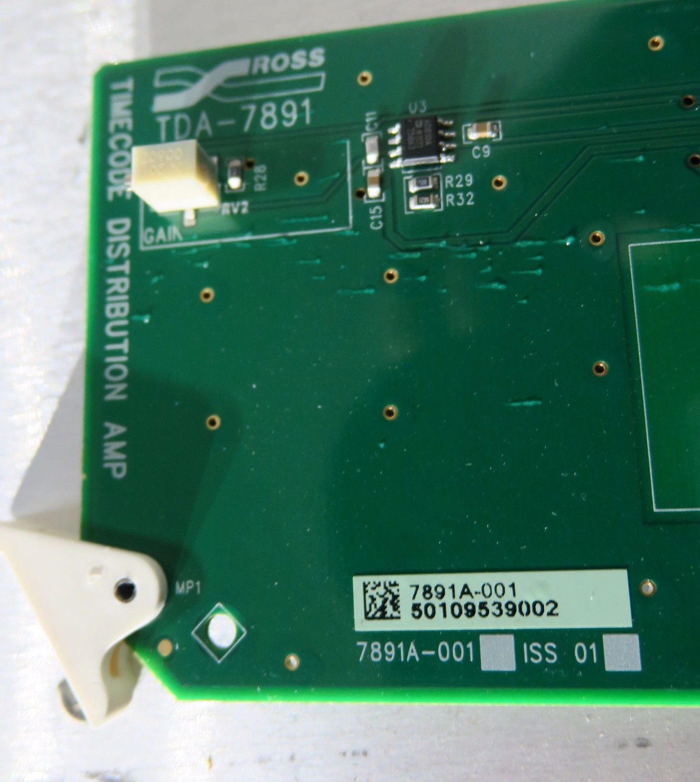 Ross modular frame with 4x tda7891 timecode distribution cards -78