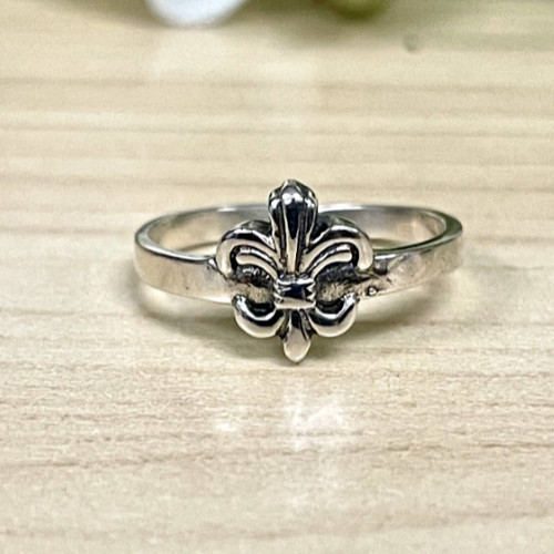 Women's Solid Metal Adjustable French Lily Toe Ring White Gold Plated Silver