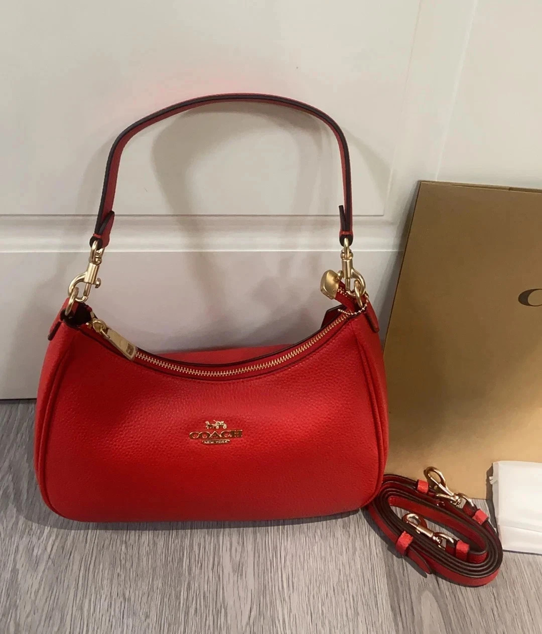 New COACH CV935 Teri Hobo CV935 Bold Red outlet from Japan