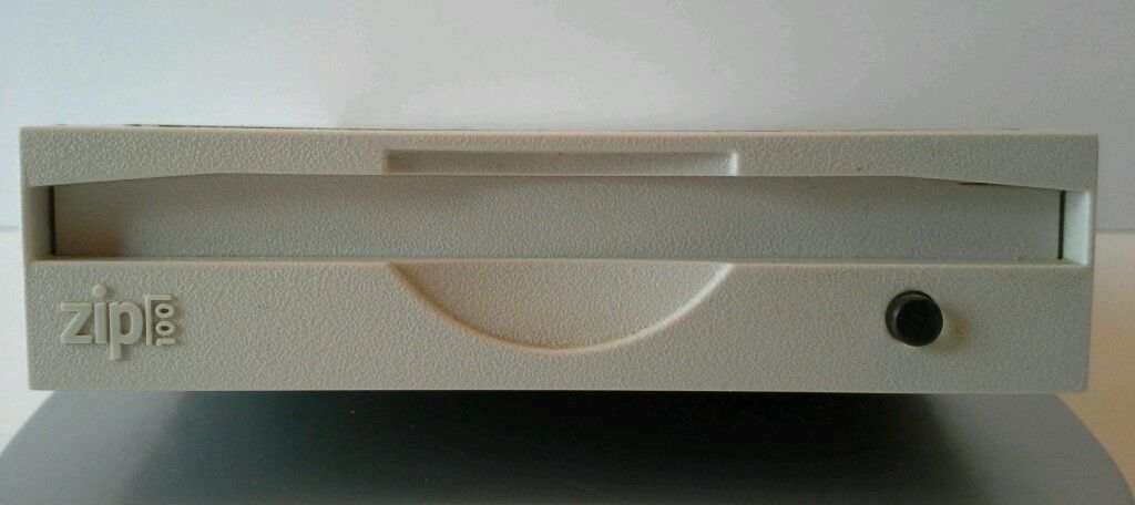 ONE - Iomega Zip100 Internal Desktop Z100ATAPI Zip Drive - Beige ATAPI IDE Z100