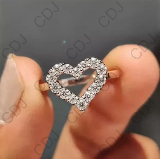 Gorgeous Valentine Gift For Women's Round Cut CZ Heart Shape Ring In 925 Silver