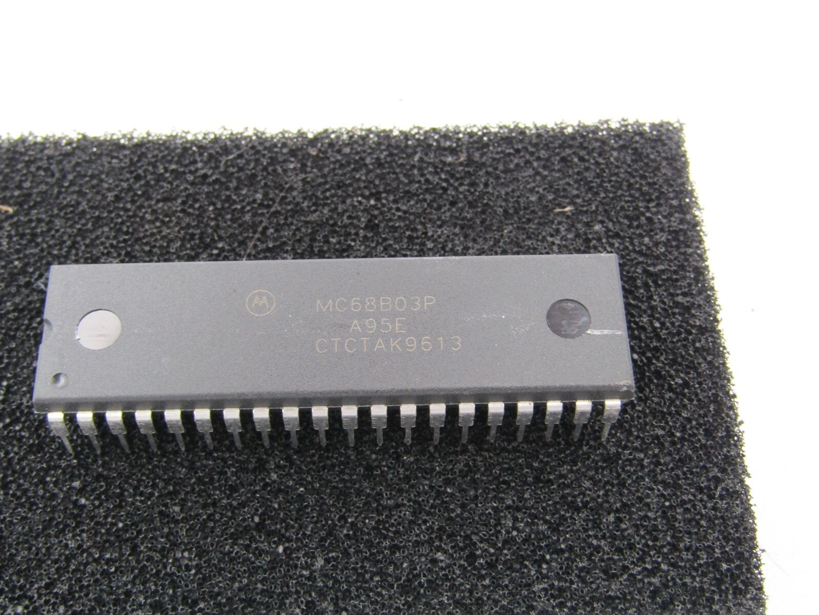 Motorola MicroController MC68B03P  8-Bit 40 PIN DIP IC