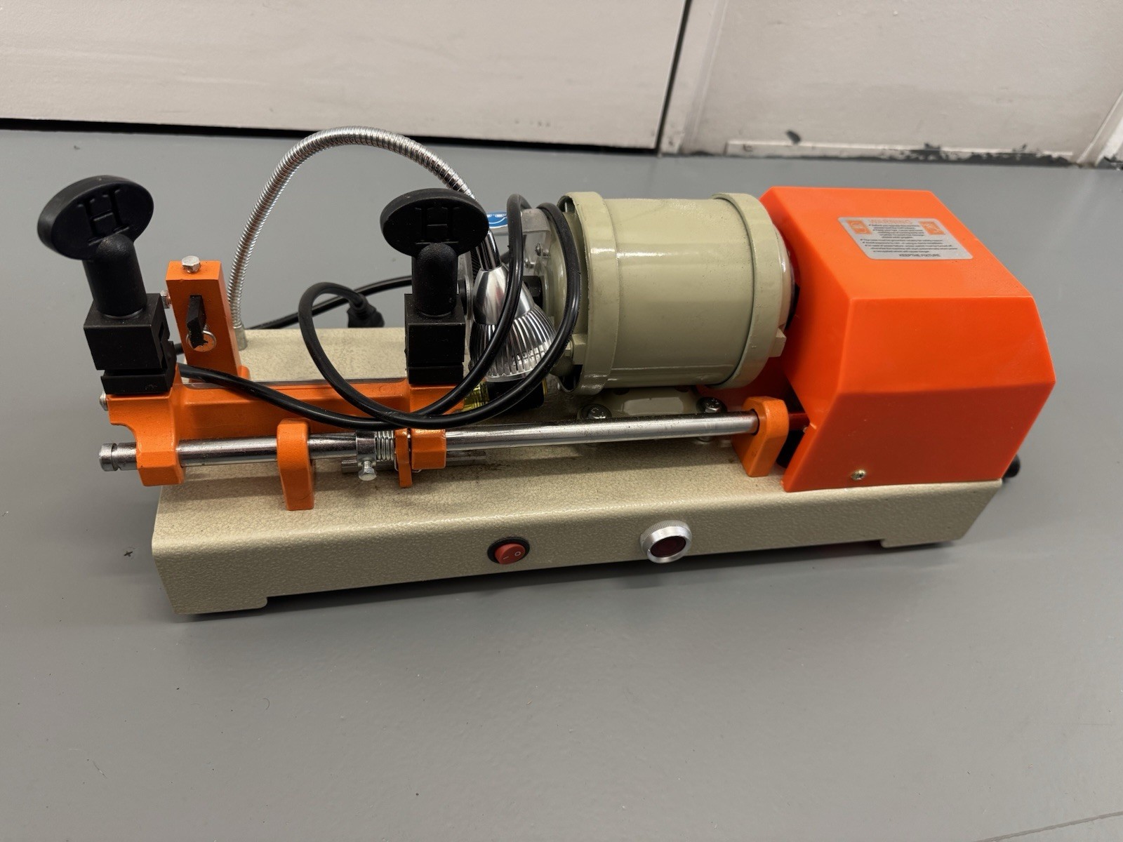 Key Cutting duplicating Machine Cutter Car Key Copier Locksmith Tools US--
