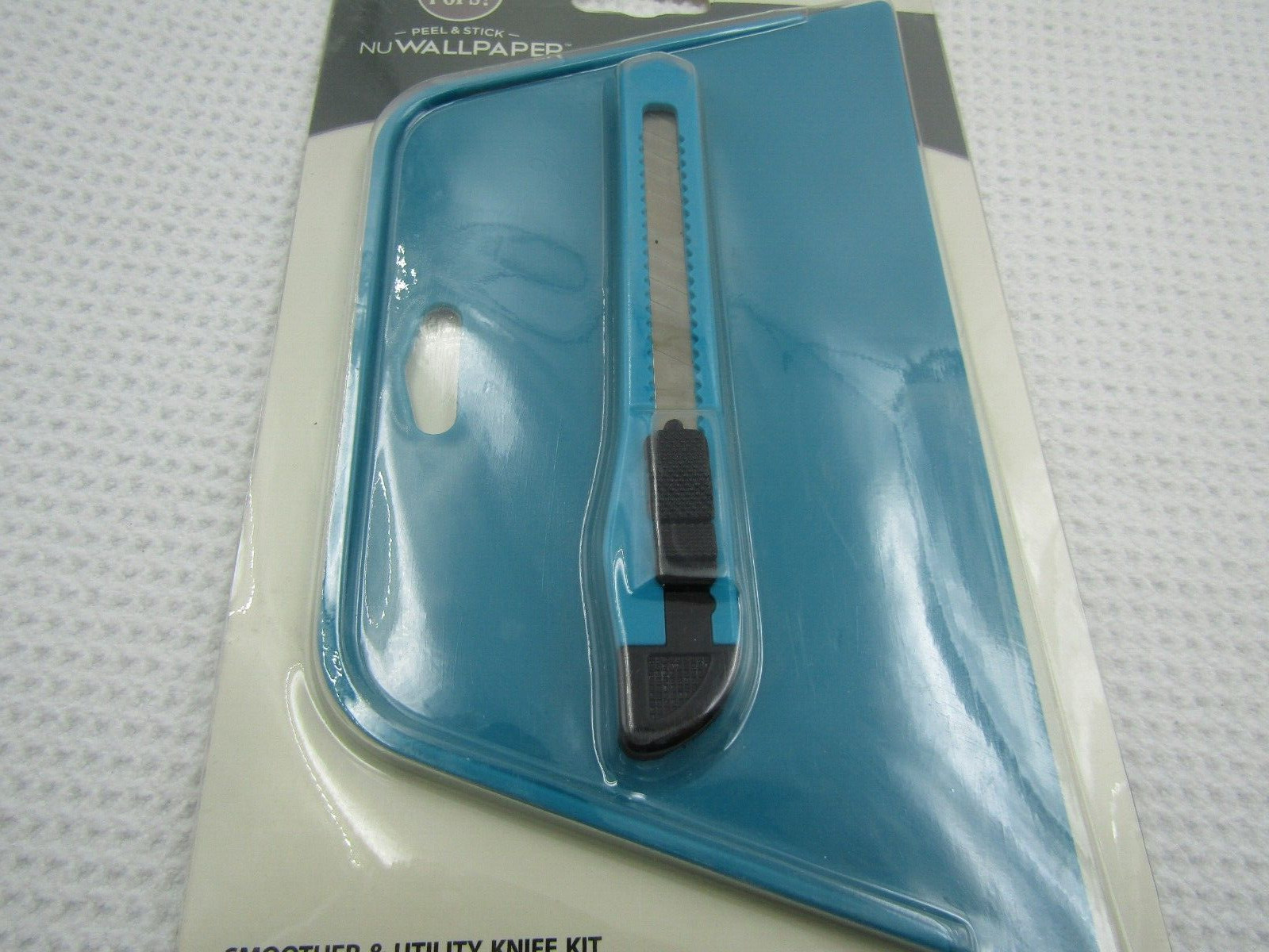 Nuwallpaper Smoother And Utility Knife Kit new in original packaging