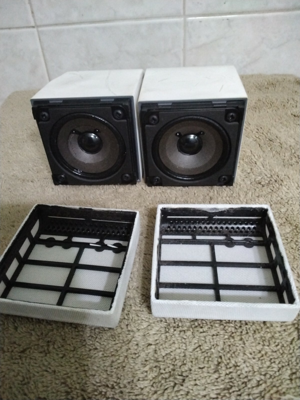Bose Acoustimass Double Cube Speaker (White) Working Condition -