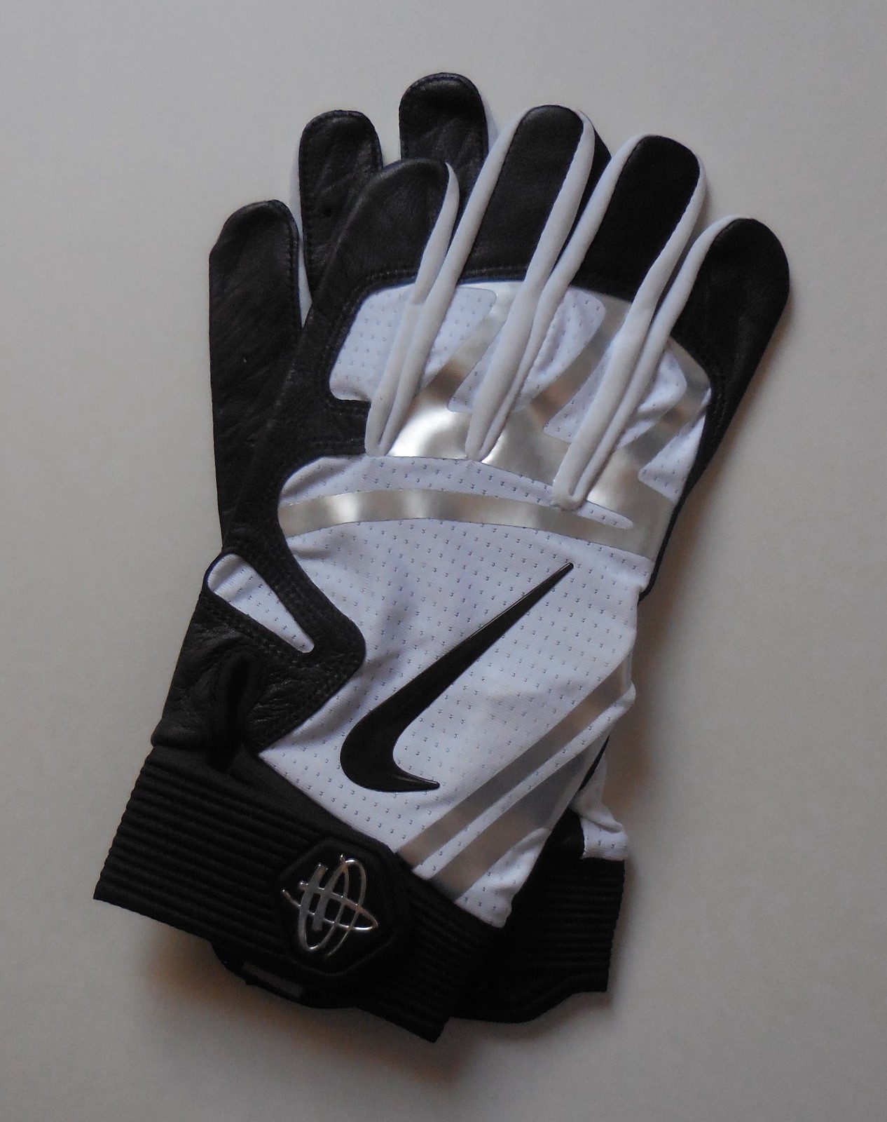 Nike Huarache Elite Batting Gloves Adult Unisex White/Black/Chrome XL