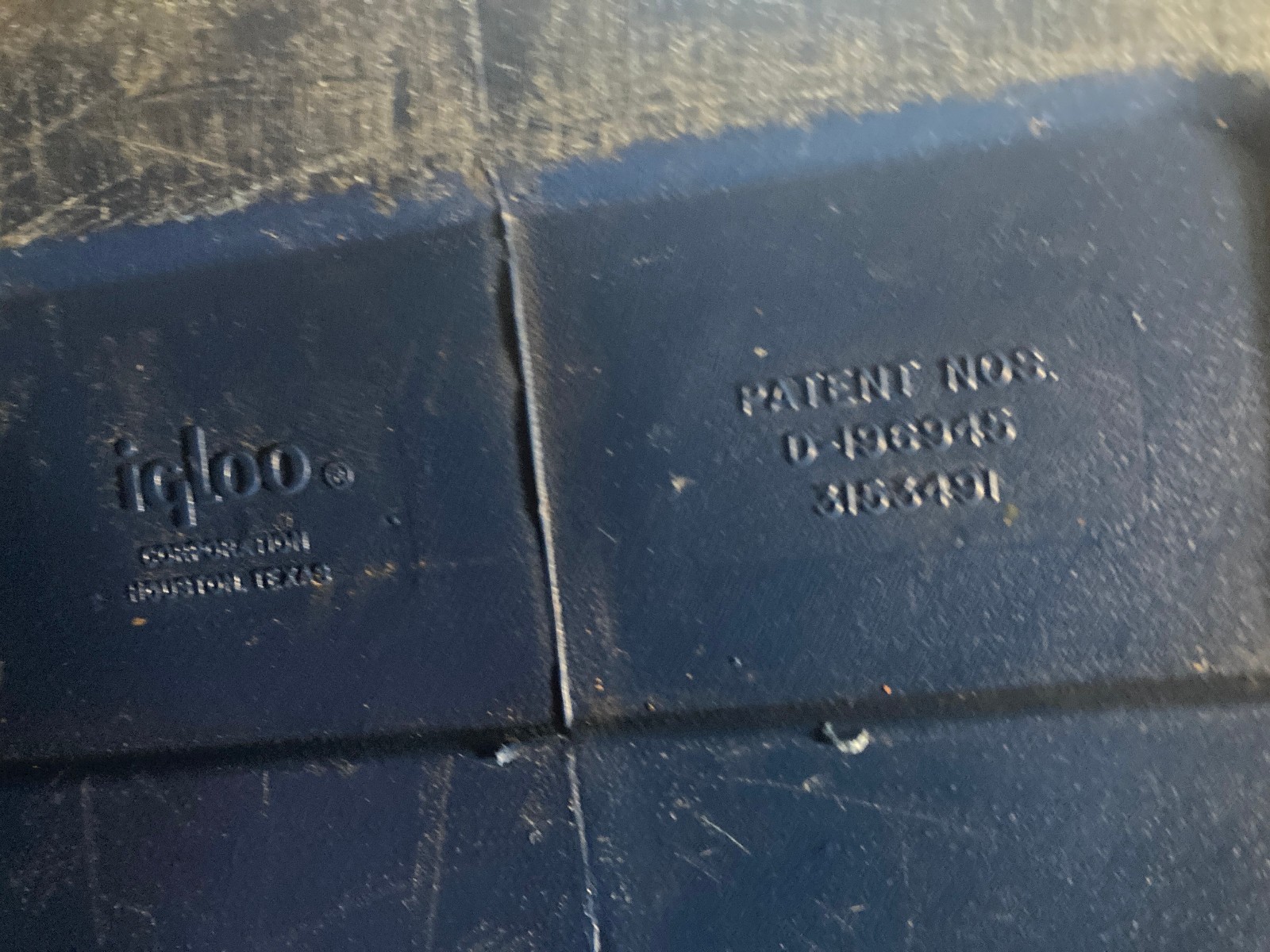 Vintage Igloo Legend 72 Quart Cooler White & Blue Nice Condition Epic Rare