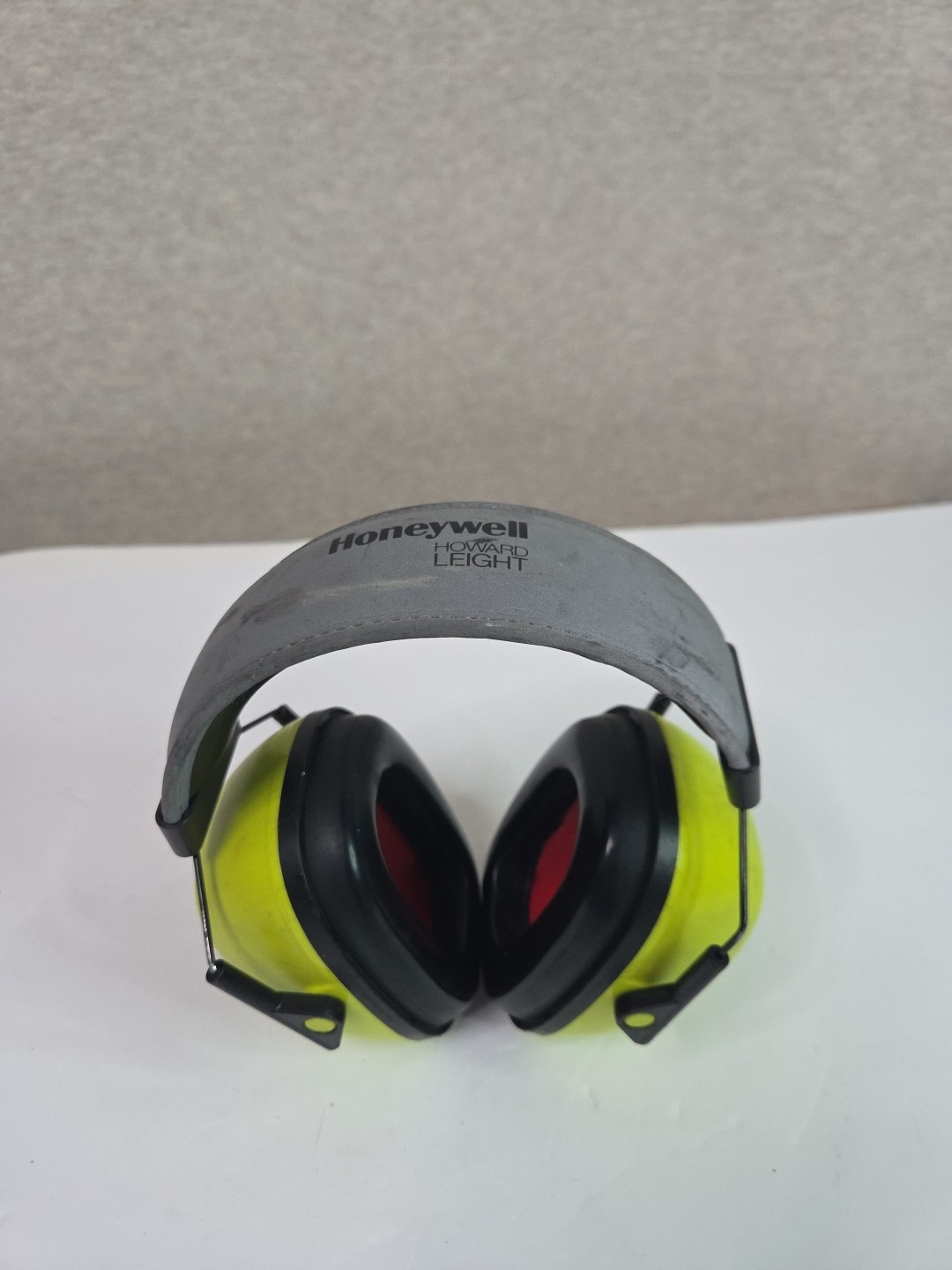 Honeywell Howard Leight VS 130HV High Visibility Noise Cancelling Earmuffs