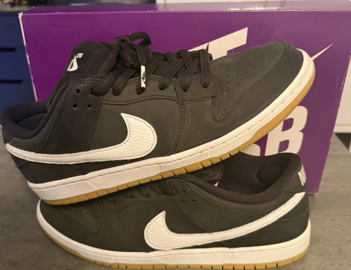 Nike SB Black Skateboarding Shoes White Swoosh Gum Sole Men's Low Top Casual