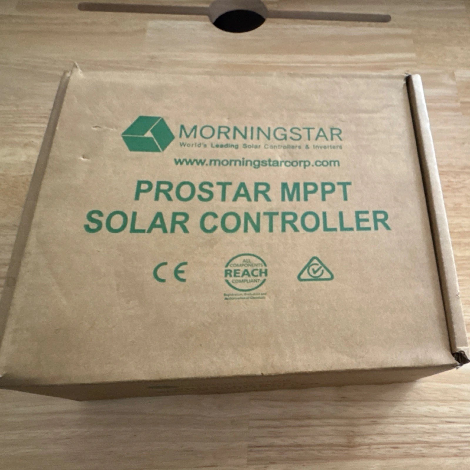 Morningstar ProStar MPPT Solar Charge Controller PS-MPPT-25 White