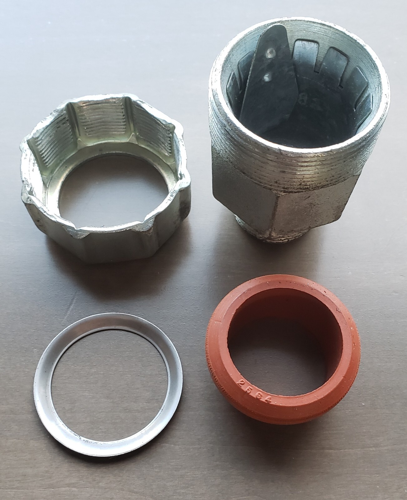 Thomas & Betts - T&B - 10469 Tech Connectors