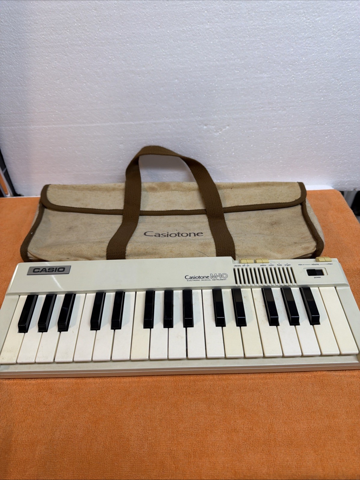 1981 Vintage Casio Casiotone M-10 Mini Electronic Keyboard Tested