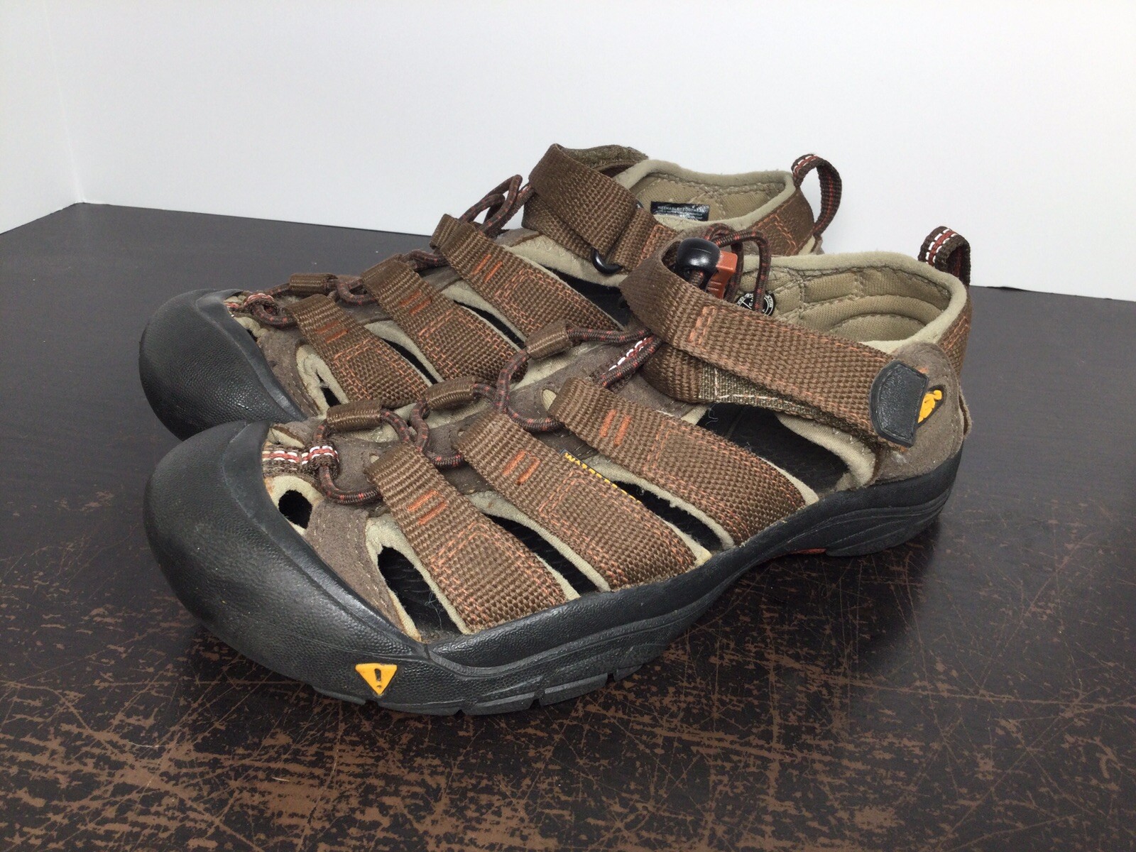 Keen Brown Newport Sandals Women's Size 2 Waterproof 1006570 LW Hiking