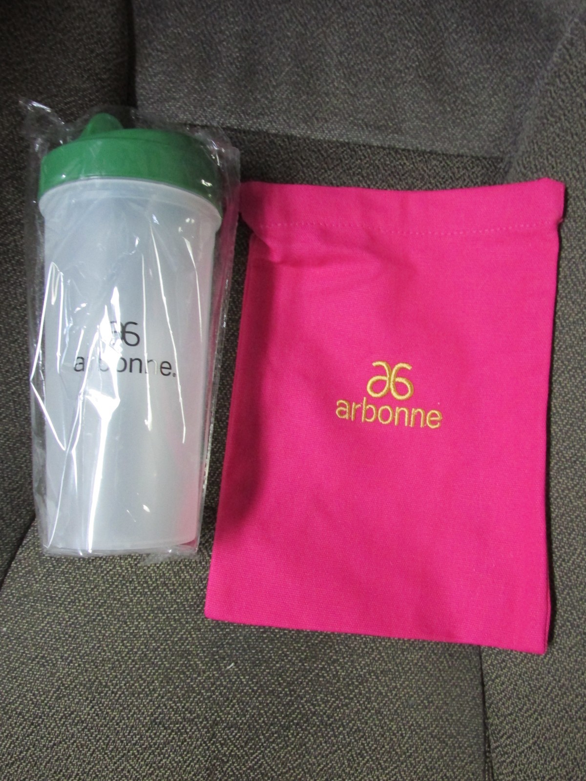 ARBONNE WATER BOTTLES WITH BAG - NEW