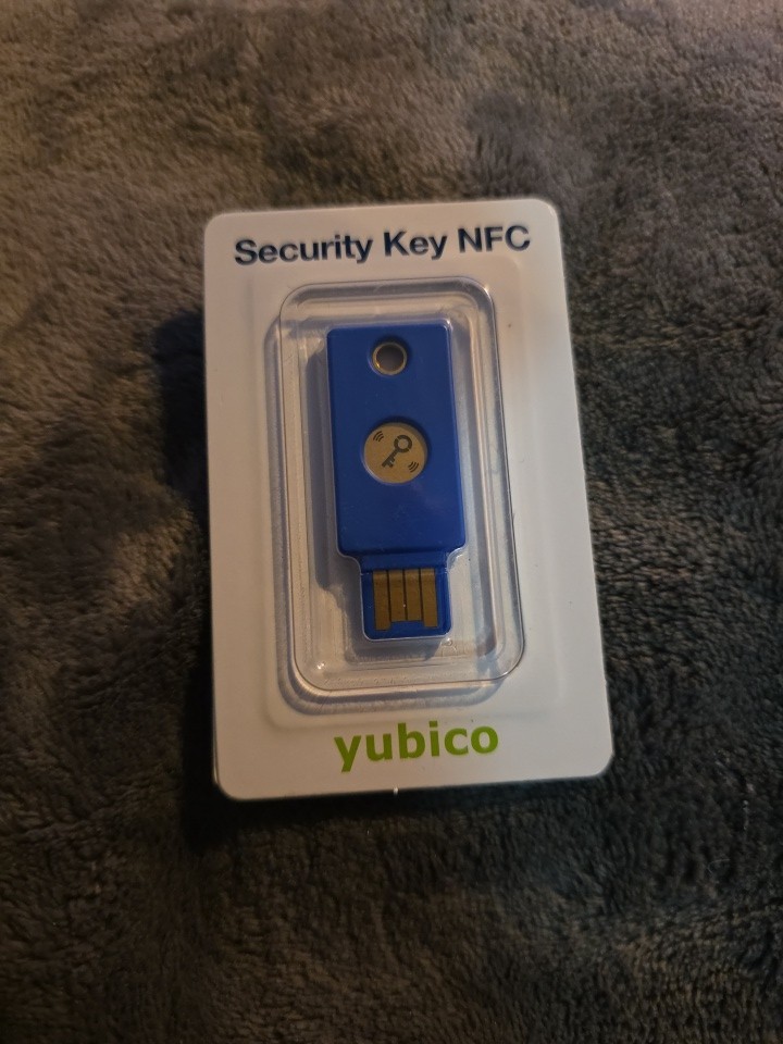 Yubico FIDO Security Key NFC and USB - Two Factor Authentication, Fits USB-A