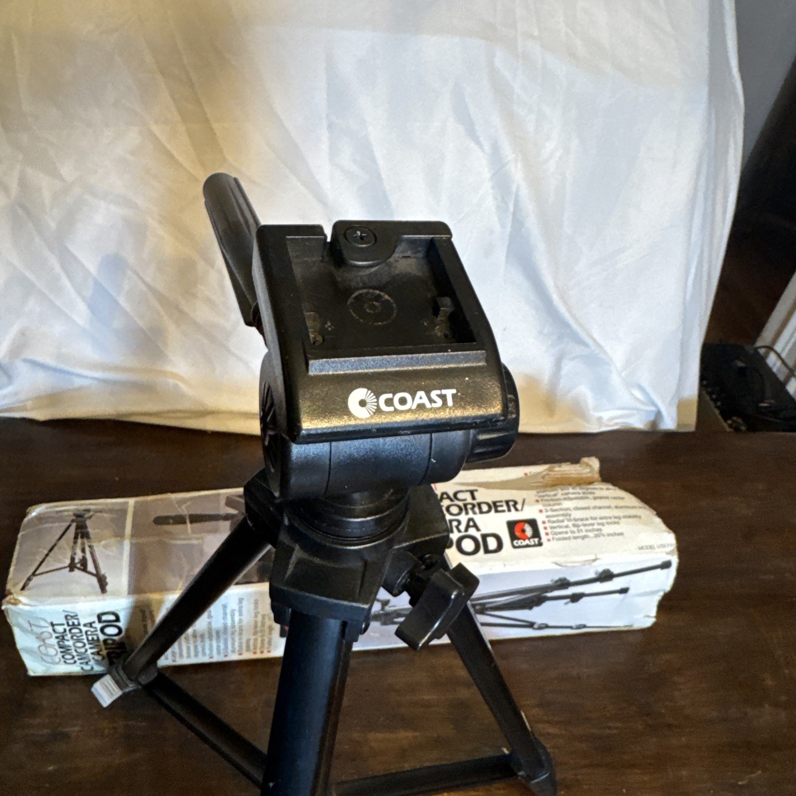 Coast Compact Camcorder/Camera Tripod Model VTR-77G