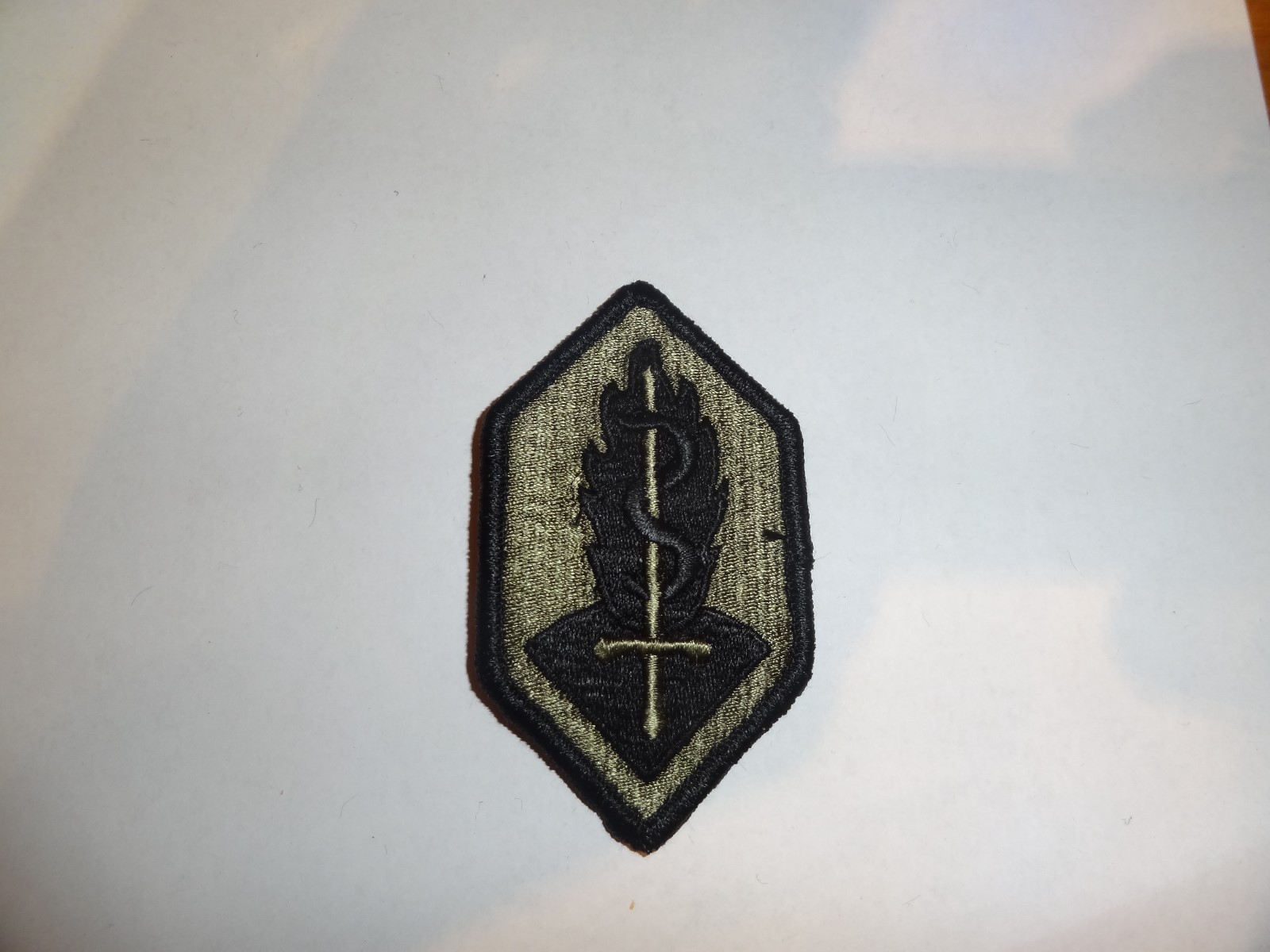 MILITARY PATCH SEW ON SHOULDER SUBDUED US ARMY MEDICAL R&D COMMAND OD GREEN