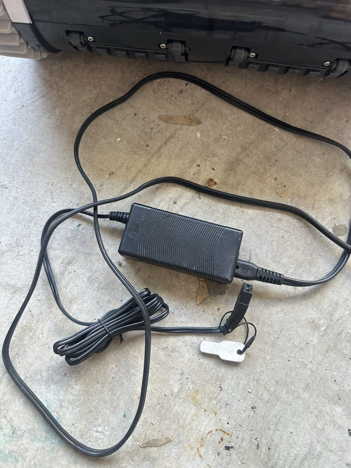 WYBOT Robotic Pool Cleaner Osprey 700 Pro FOR PARTS OR REPAIR - Non-Working
