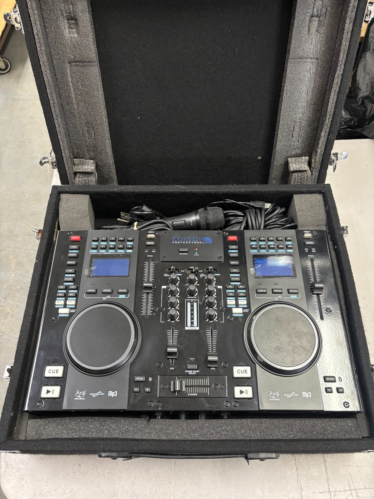 Edison Scratch 2500 Professional Dual CD USB MP3 DJ Audio Mixer w/ Case