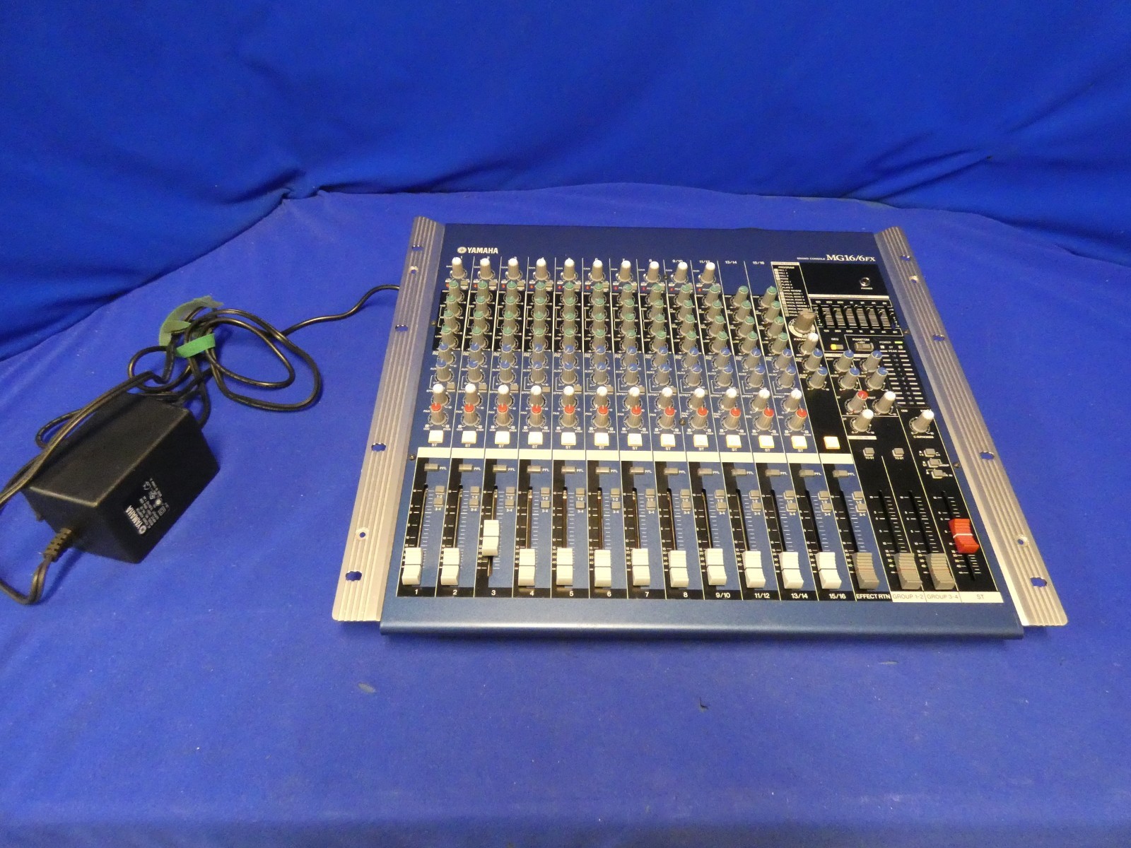 Yamaha MG16/6FX Mixing Console w/Rack Ears (Tested-Working) Good Condition