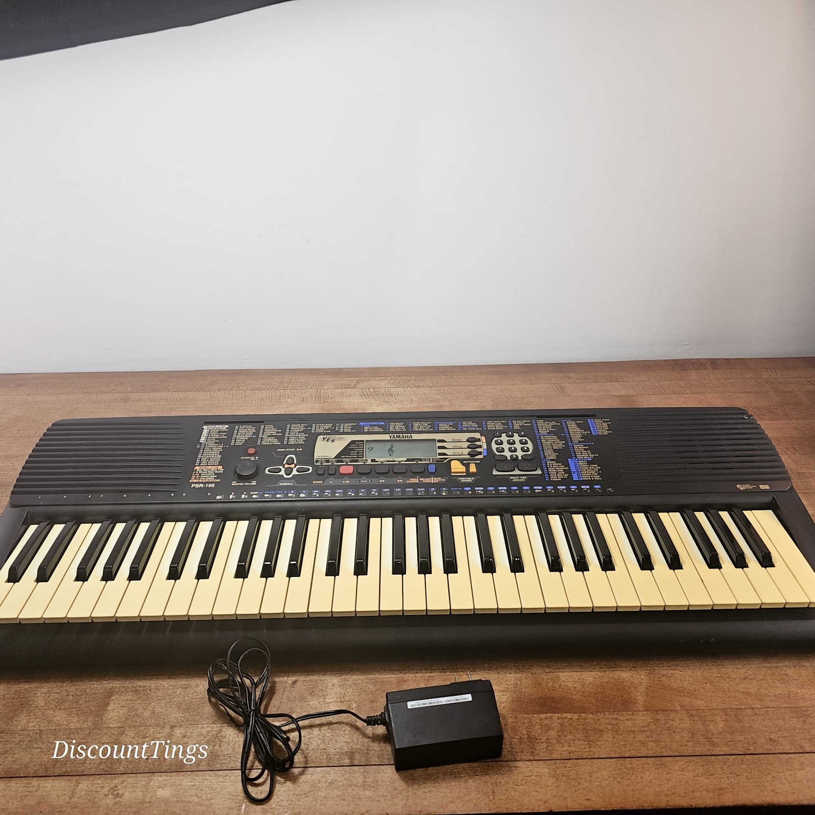 Yamaha PSR-195 61 KEYS PORTABLE ELECTRONIC Keyboard With Power Adapter - Works
