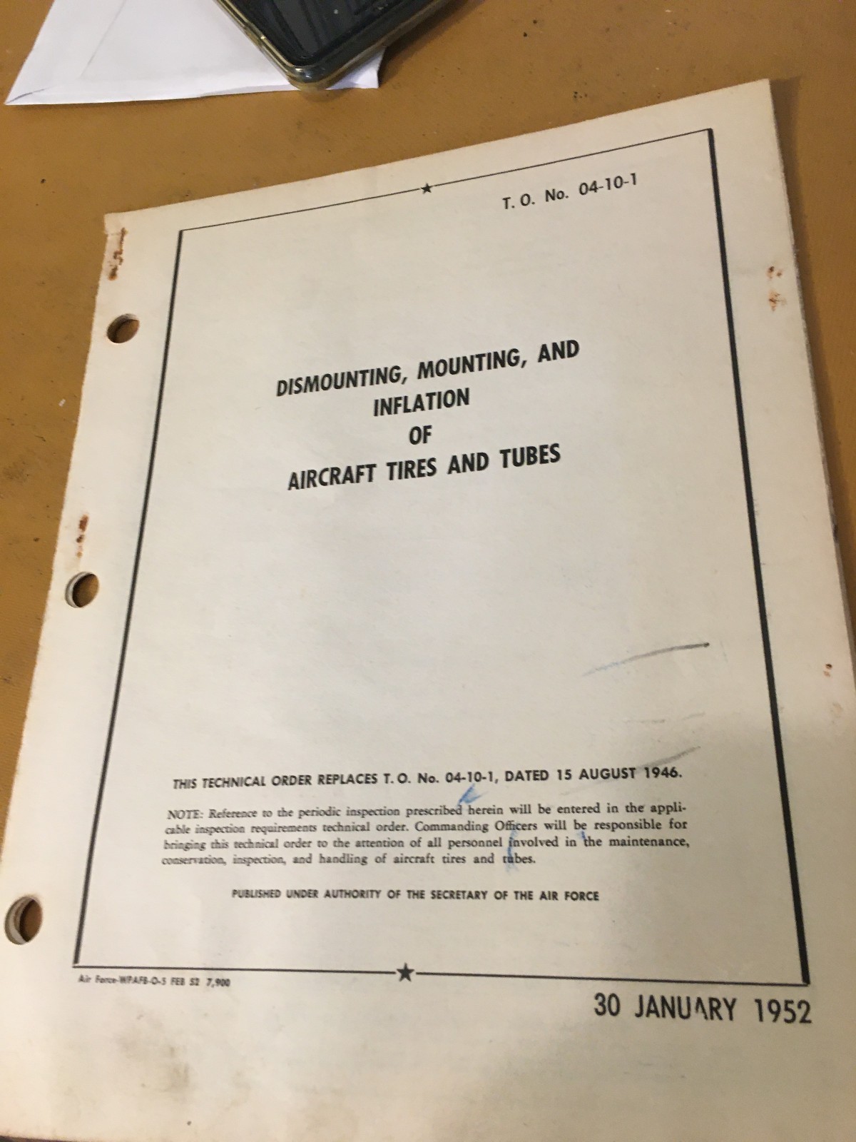 1952 Dismounting, Mounting, Inflation of Aircraft Tires & Tubes Service Booklet