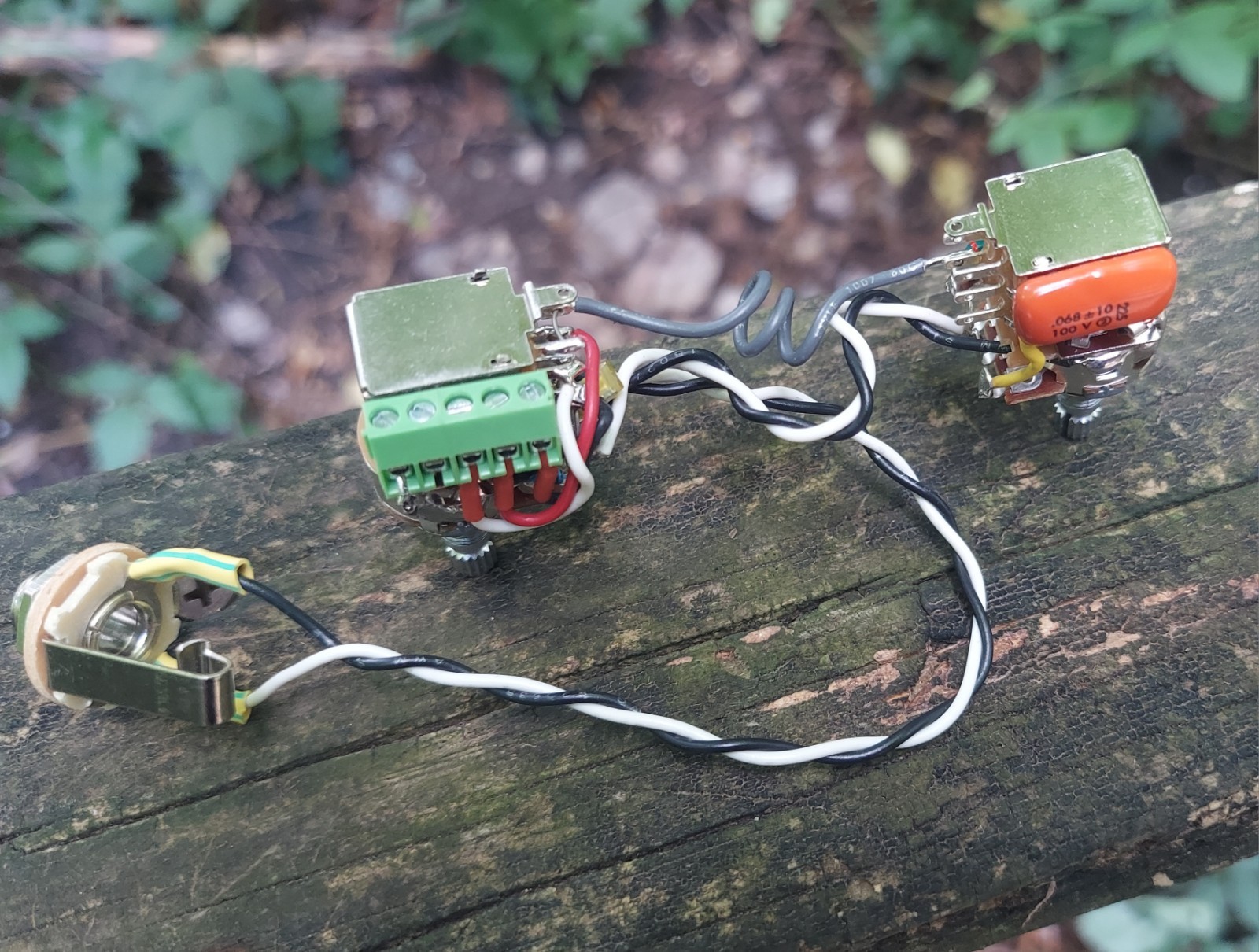 Solderless One Humbucker Wiring Harness Series/Split/Parallel 5/16 Push Pulls