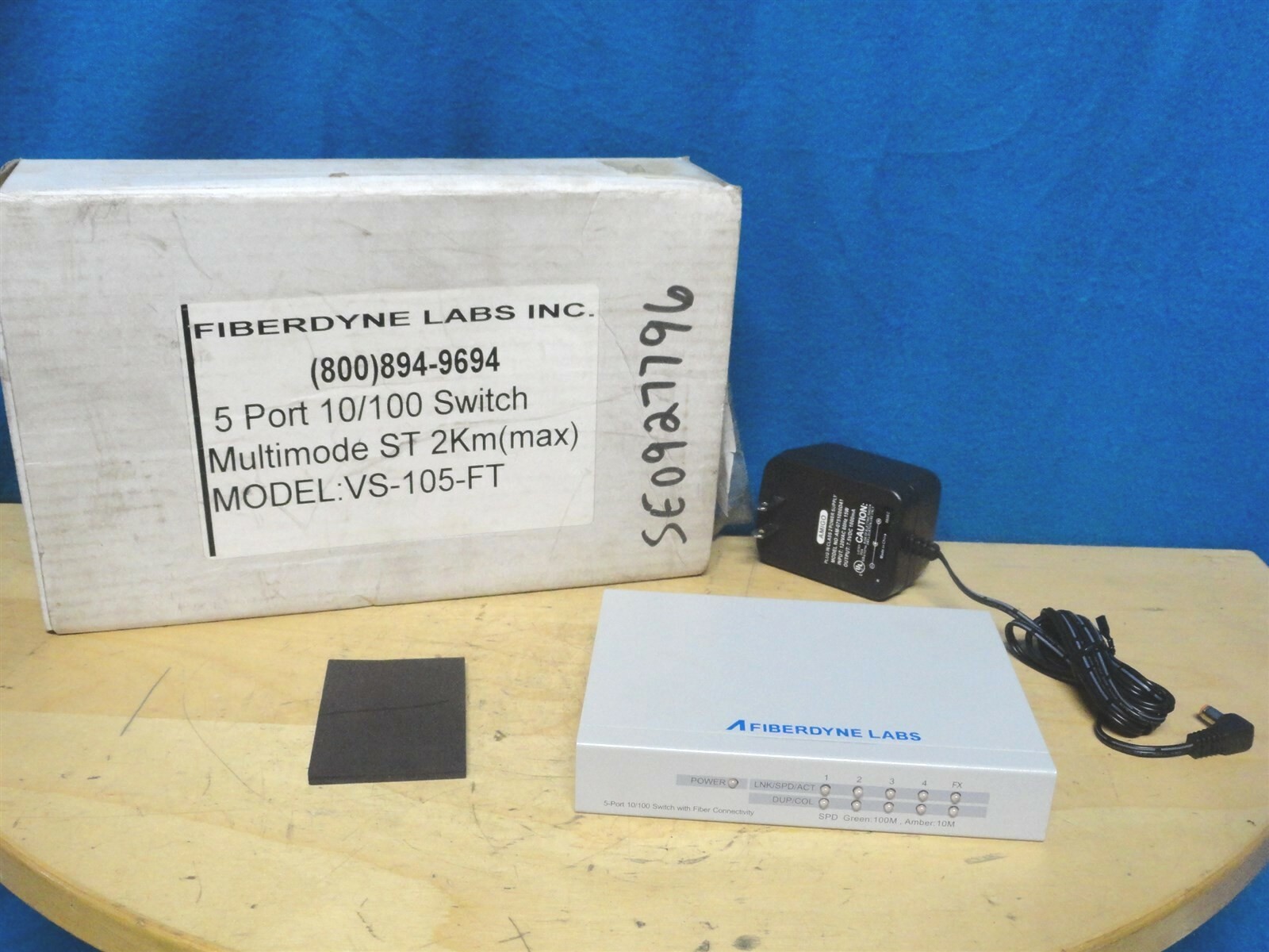 FIBERDYNE LABS - 5-PORT 10/100 SWITCH - MULTIMODE ST 2 Km (MAX) - VS-105FT - NIB
