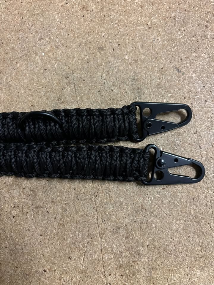 BRAND NEW 52" SURVIVAL PARACORD TACTICAL SLING METAL CLIPS