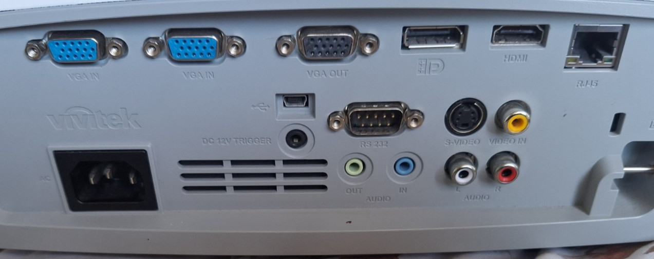 Vivitek D910HD DLP 3D Ready Projector No REMOTE