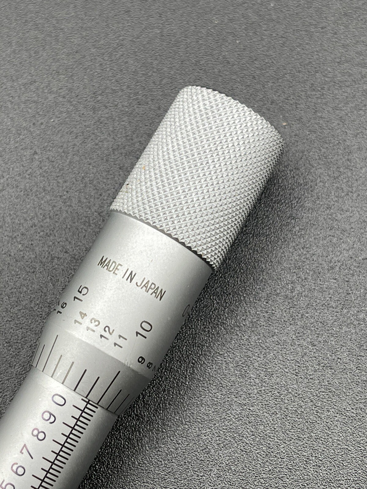 Mitutoyo 0-1” / 0.001” Middle Size Micrometer Head Plain Thimble Flat Face