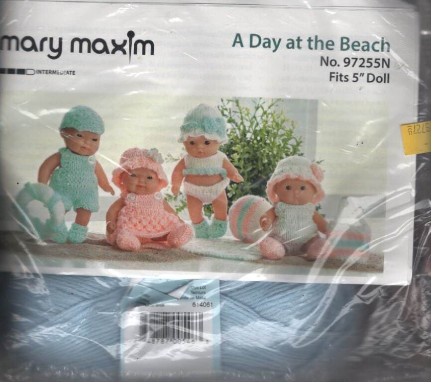 NIP!!! KNIT KIT MARY MAXIM A DAY AT THE BEACH DOLL CLOTHES & 1  DOLL