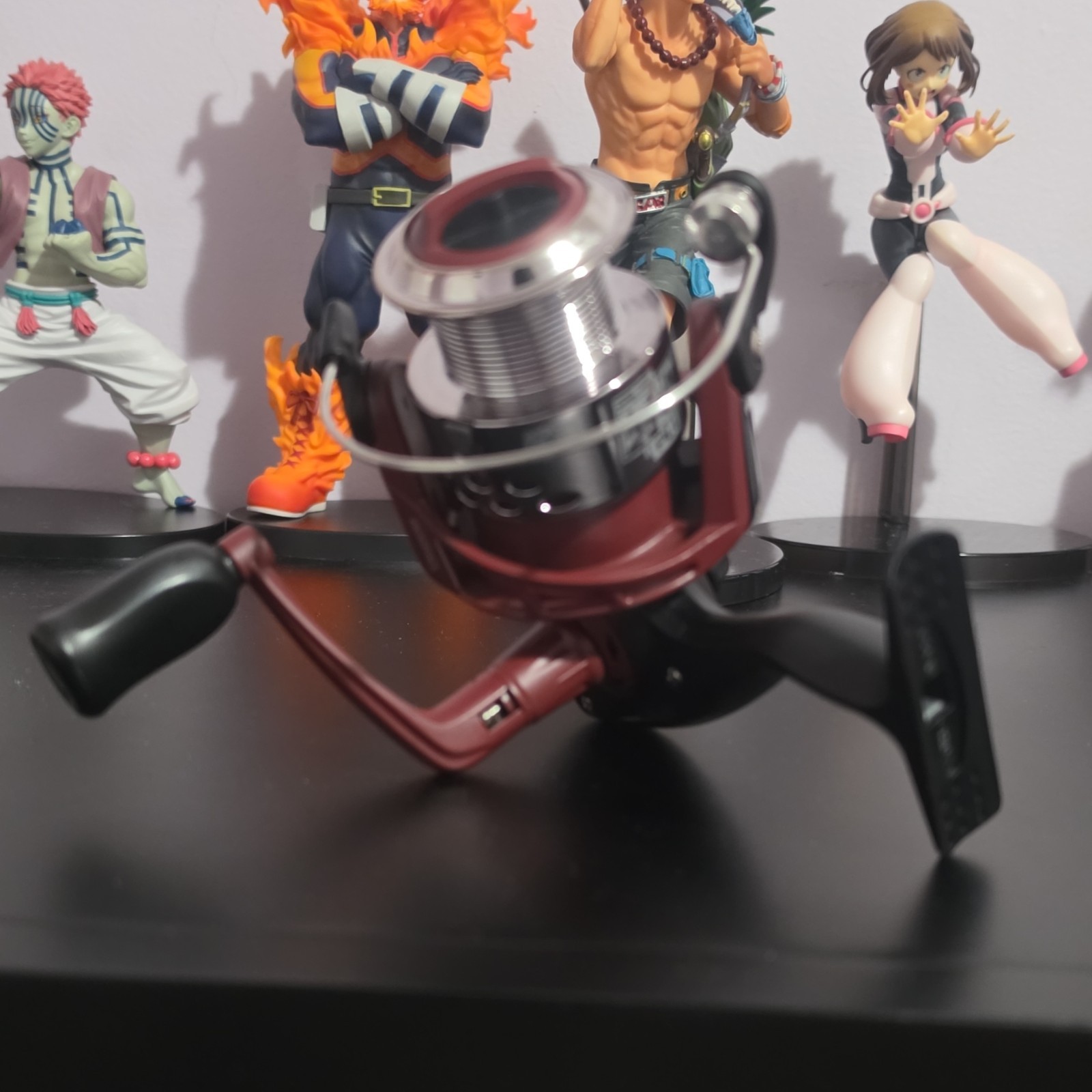 Ready 2 Fish 2000 Plus Spinning Reel Red Black Silver 5.2:1 Anti-Reverse