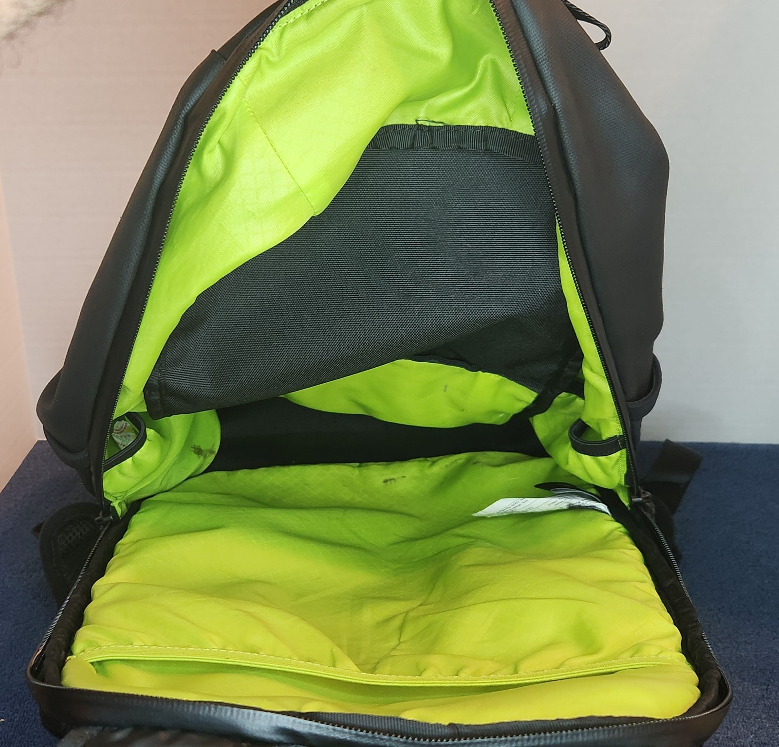 Black TIMBUK2 Backpack Especial Shadow Pack, TSF19