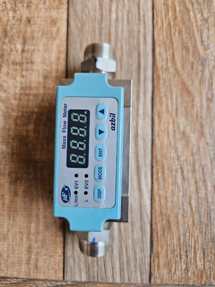 USED AZBIL CMS0100BSRNM0018 GAS MASS FLOW METER FREE FAST SHIPPING