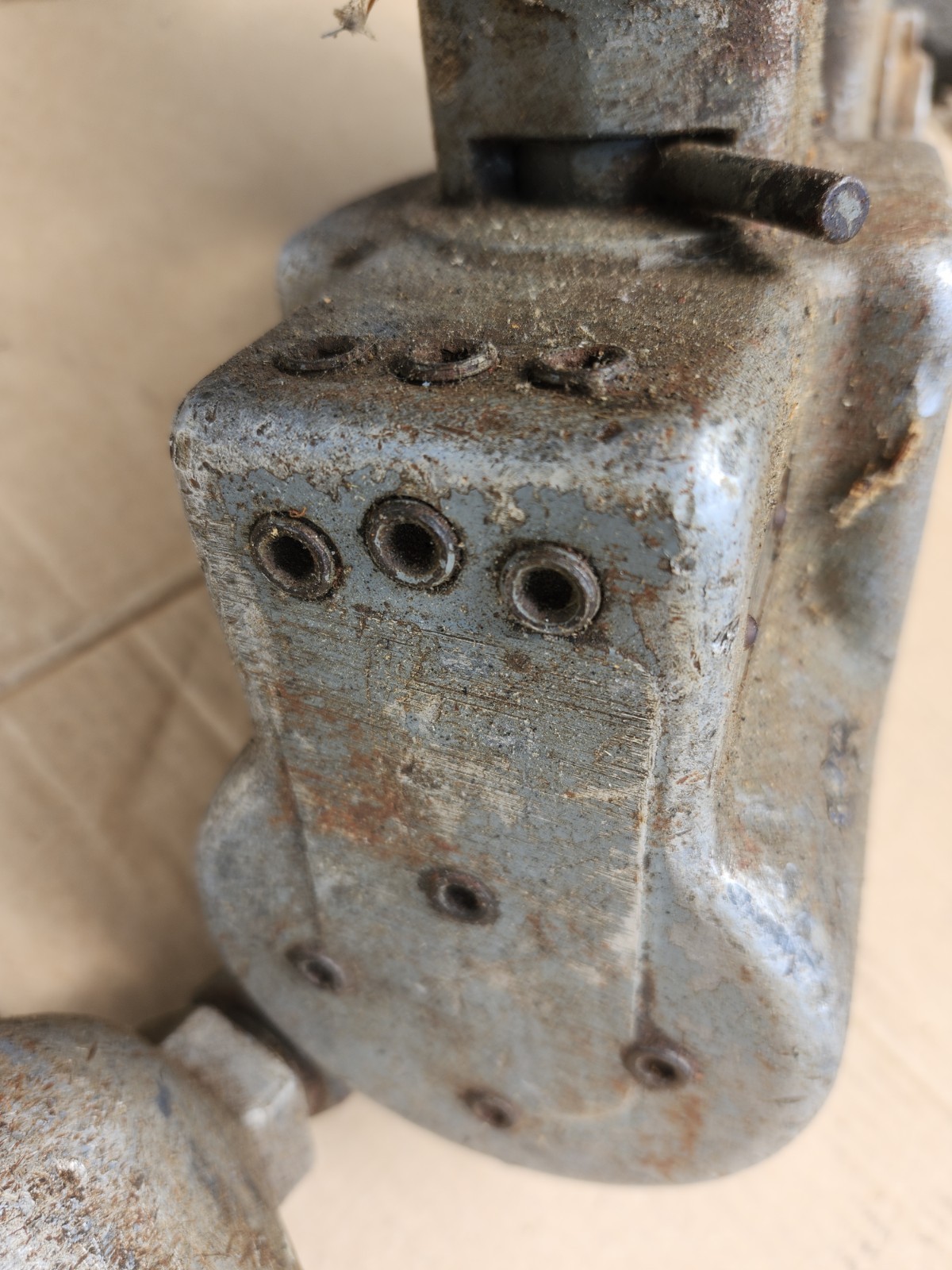 Mueller Model H604 Model 4 Pneumatic Tap Machine
